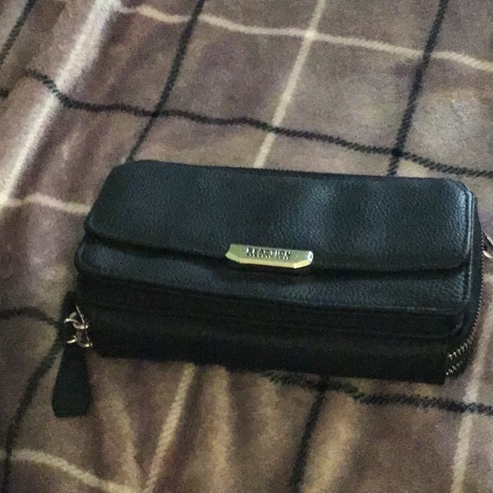 Reaction Kenneth Cole wallet